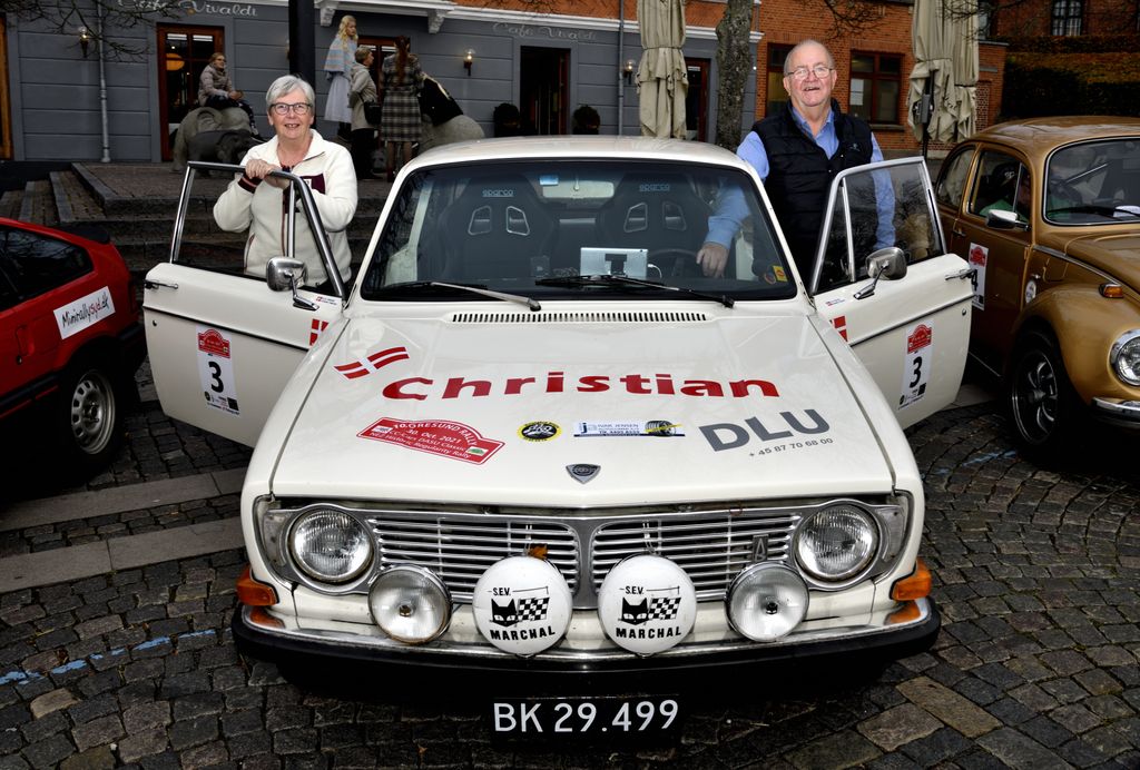 Henning og Else Friborg fra Them har gennem årene vundet næsten alt med deres Volvobiler – dog endnu ikke Oresund Rally. De kommer til start i en Volvo 142 S fra 1970
(Foto: Michael Eisenberg)